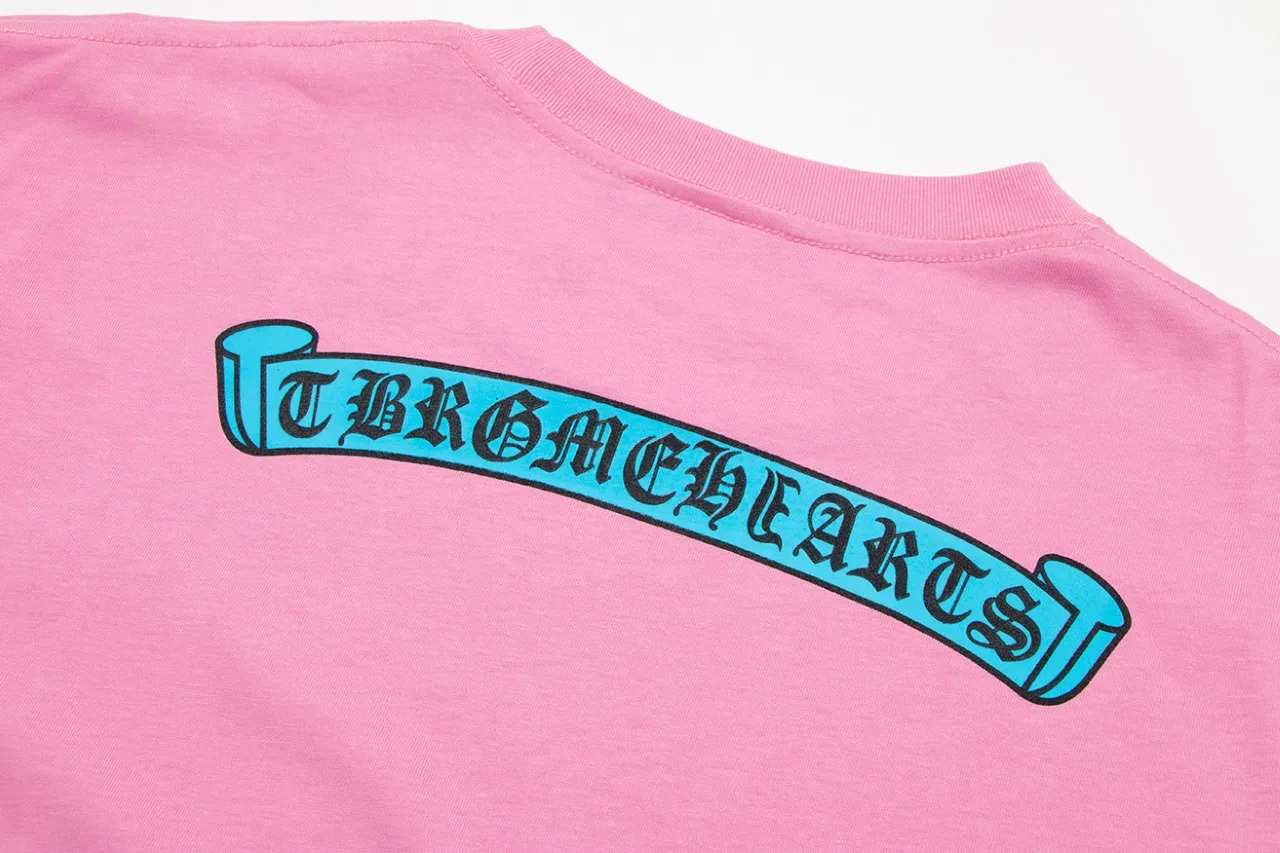 P150 Chrome Hearts Chrome Hearts Sanskrit Scroll Dopamine Short Sleeve Size: SMLXL Color: Blue Pink